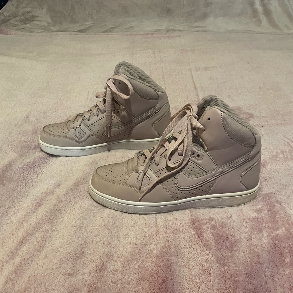 EUC Women Nike Son of Force Mid - Sz 8
